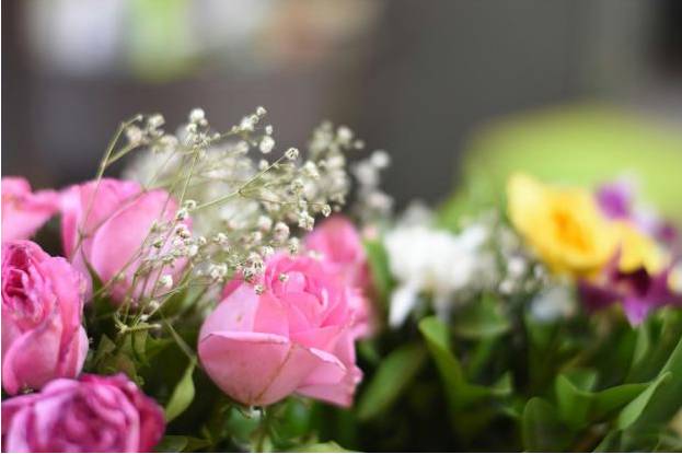 Student project: table runner with foraged greenery